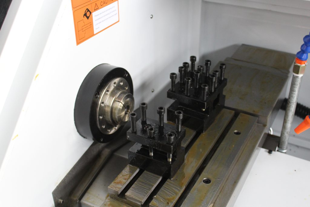 China factory direct sale cnc lathe machine CK0640 for small metal parts machining